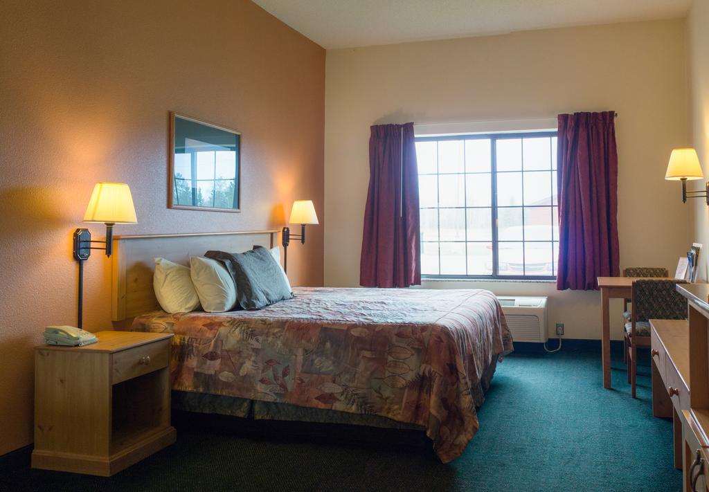 White Oak Inn And Suites Deer River Ngoại thất bức ảnh