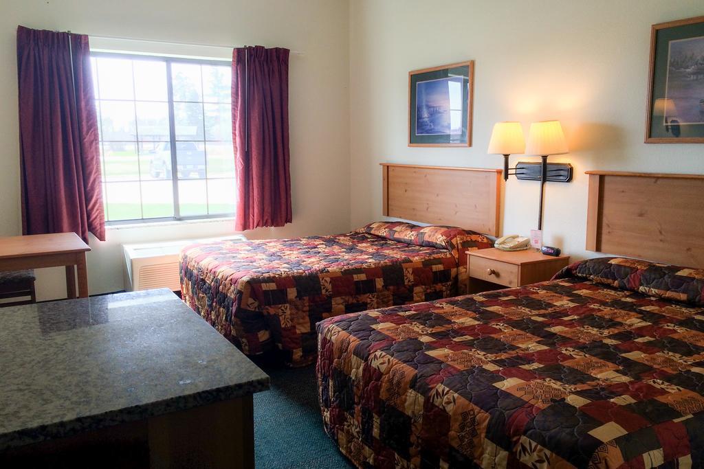 White Oak Inn And Suites Deer River Ngoại thất bức ảnh