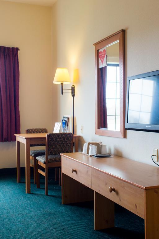White Oak Inn And Suites Deer River Ngoại thất bức ảnh
