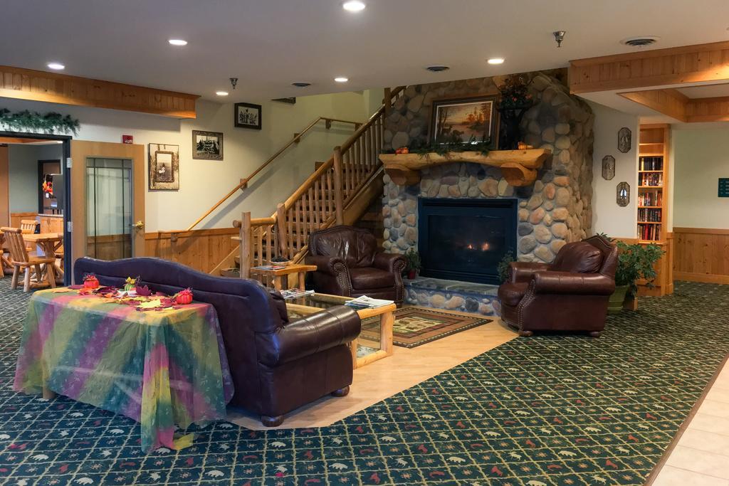 White Oak Inn And Suites Deer River Ngoại thất bức ảnh
