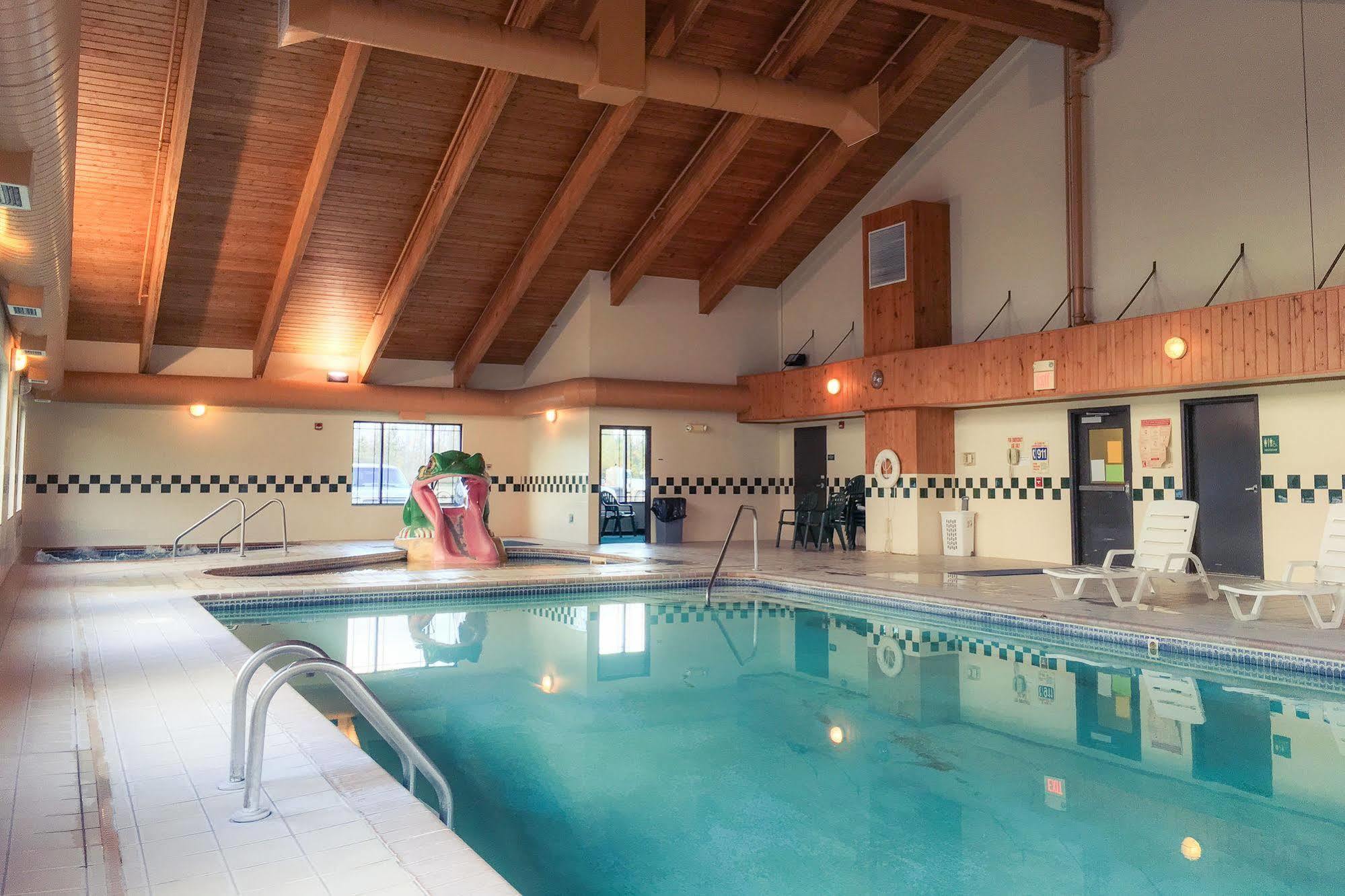 White Oak Inn And Suites Deer River Ngoại thất bức ảnh