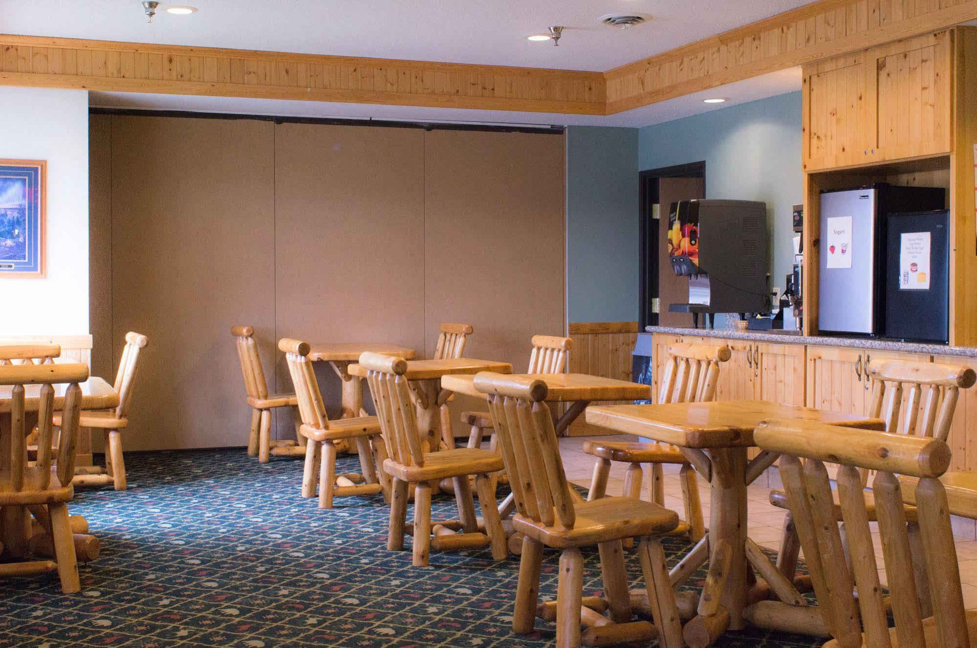 White Oak Inn And Suites Deer River Ngoại thất bức ảnh